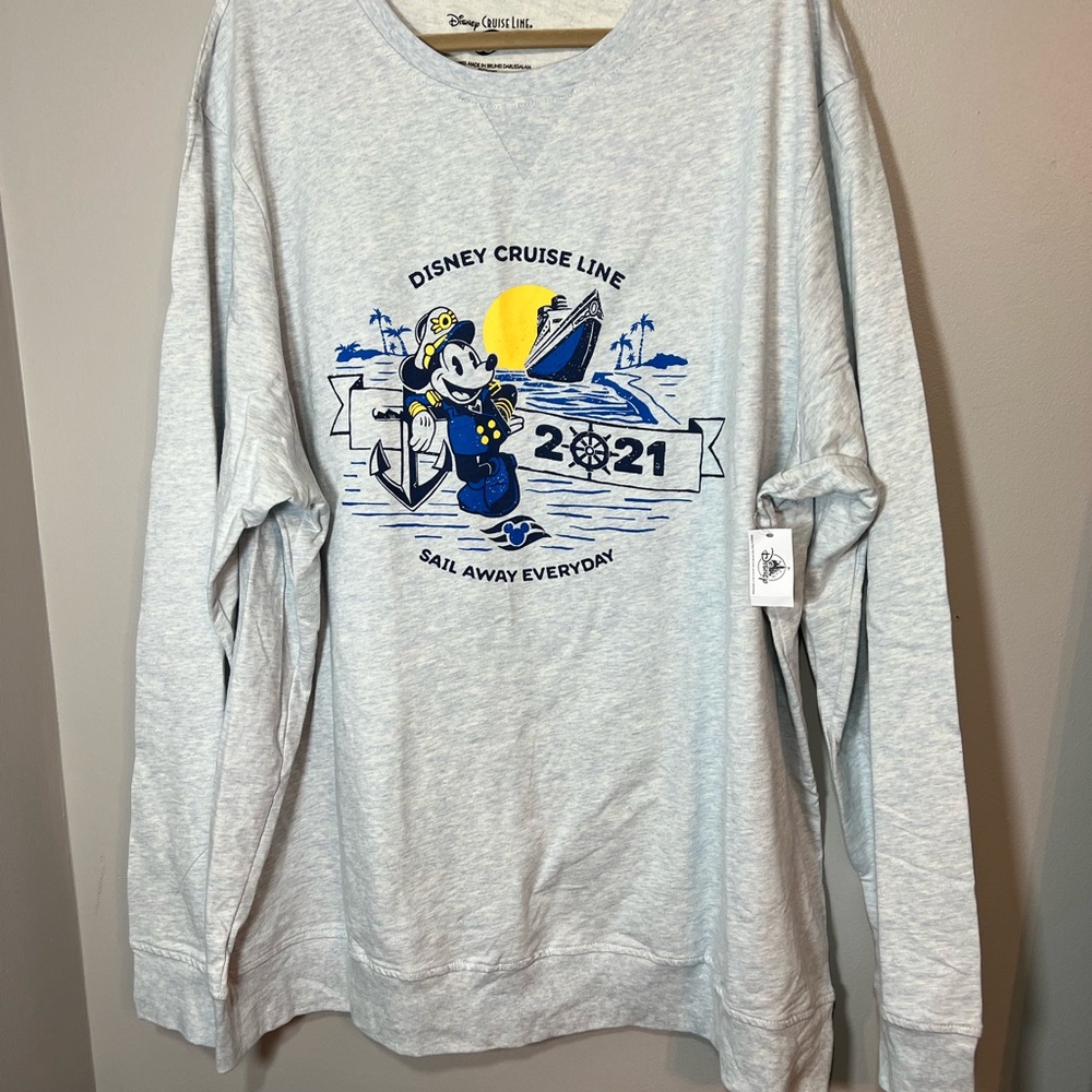 NEW Disney Cruise Line 2021 lightweight sweatshirt with Captain Mickey /with tag